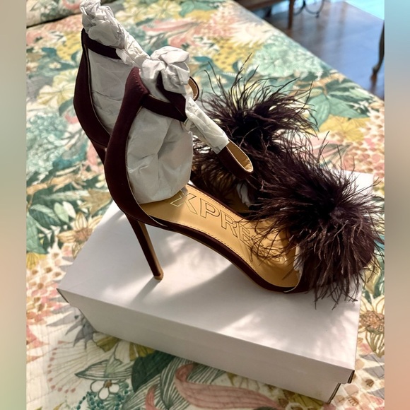 Feather Toe Heeled Sandals - Picture 6 of 9